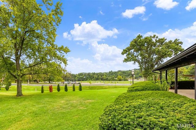 1018 Van Dyke Drive, Manchester, MO 63011