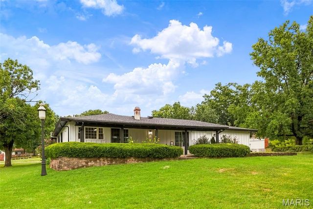 1018 Van Dyke Drive, Manchester, MO 63011