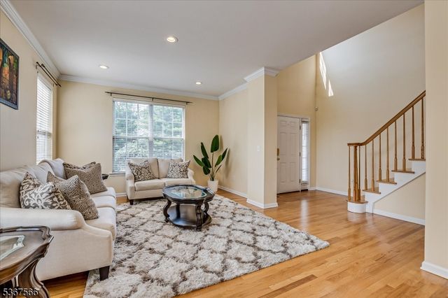 37 Muirfield Blvd, Monroe Twp., NJ 08831