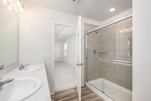 321 Glenwick Lane, Van Alstyne, TX 75495