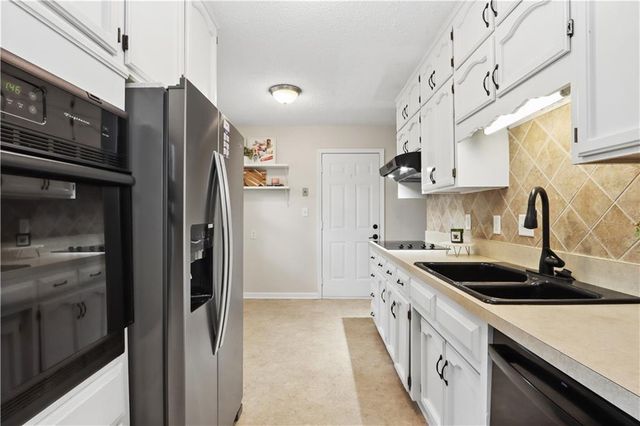 701 W 91st Street, Kansas City, MO 64114