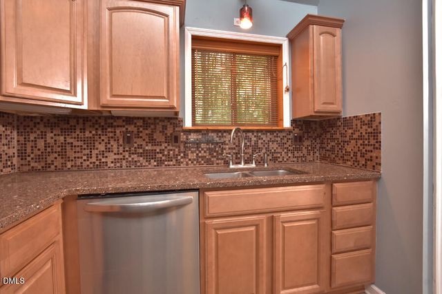 8 Tiffany Place, Durham, NC 27705