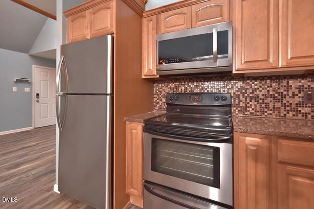 8 Tiffany Place, Durham, NC 27705