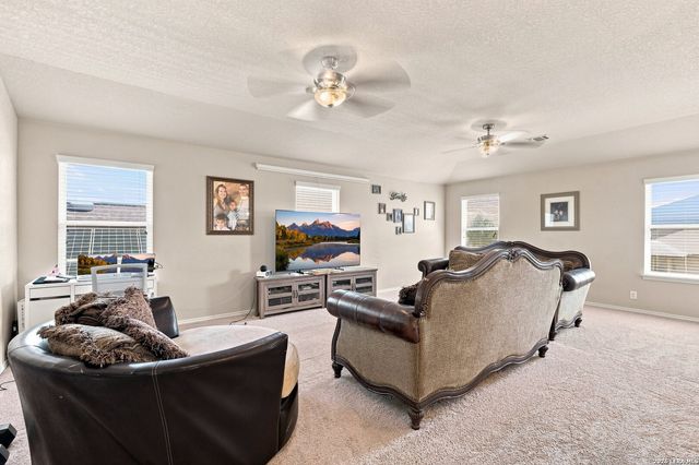 8934 Ironwood Hl, San Antonio, TX 78254