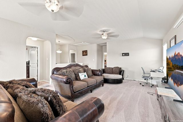 8934 Ironwood Hl, San Antonio, TX 78254