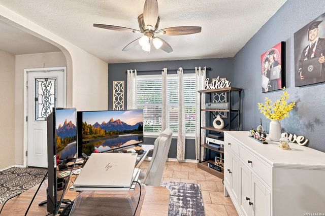 8934 Ironwood Hl, San Antonio, TX 78254