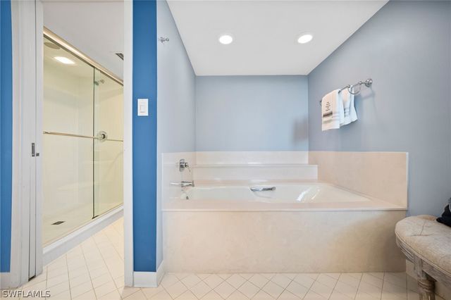 5555 Heron Point DR 302, Naples, FL 34108