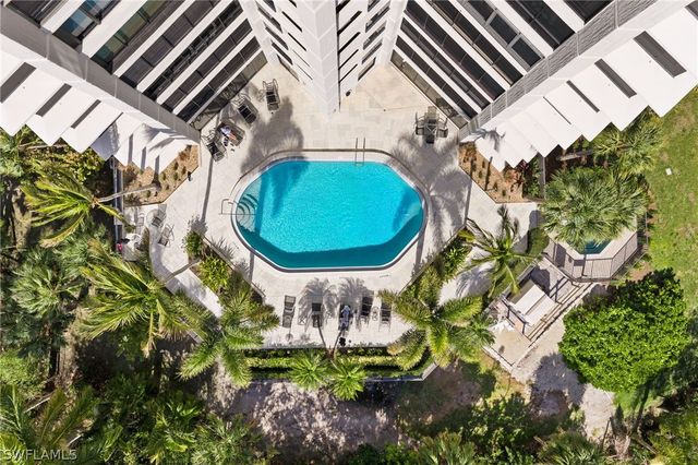 5555 Heron Point DR 302, Naples, FL 34108