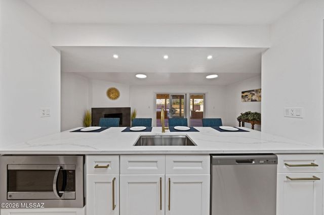 10631 E Rusty Spur Drive, Tucson, AZ 85749