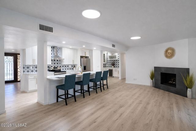 10631 E Rusty Spur Drive, Tucson, AZ 85749