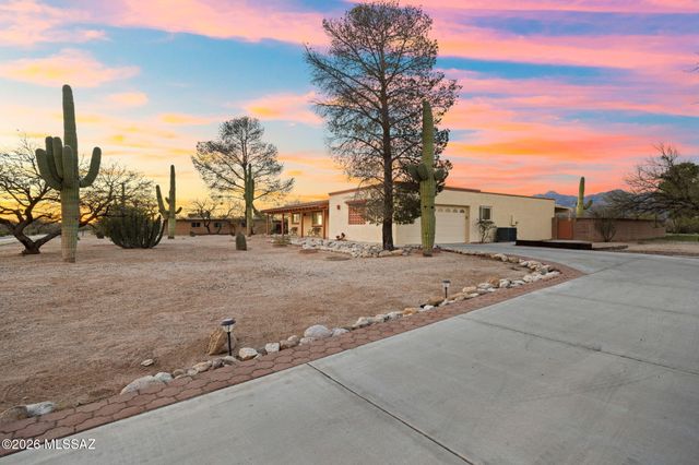 10631 E Rusty Spur Drive, Tucson, AZ 85749