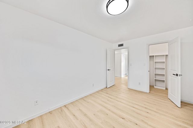 10631 E Rusty Spur Drive, Tucson, AZ 85749