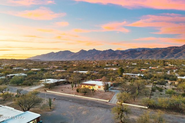 10631 E Rusty Spur Drive, Tucson, AZ 85749