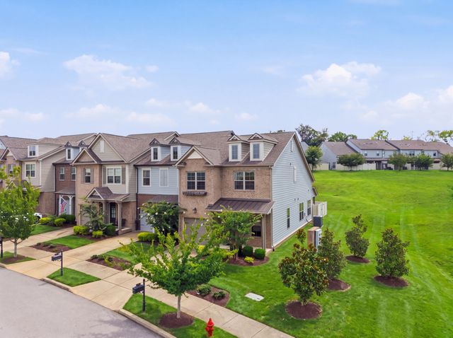 3008 Sassafras Ln, Thompsons Station, TN 37179