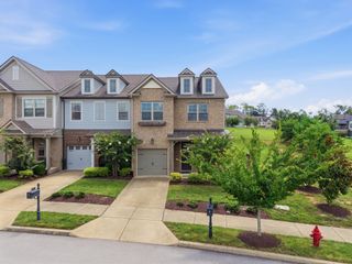 3008 Sassafras Ln, Thompsons Station, TN 37179