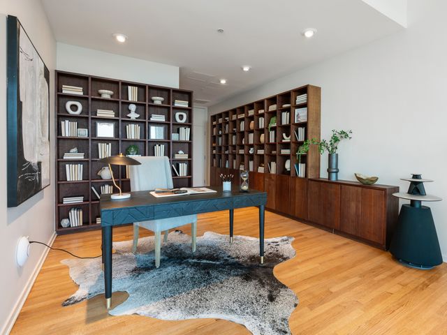 500 W Superior Street 2401, Chicago, IL 60654