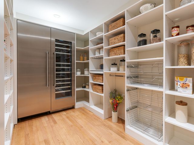 500 W Superior Street 2401, Chicago, IL 60654