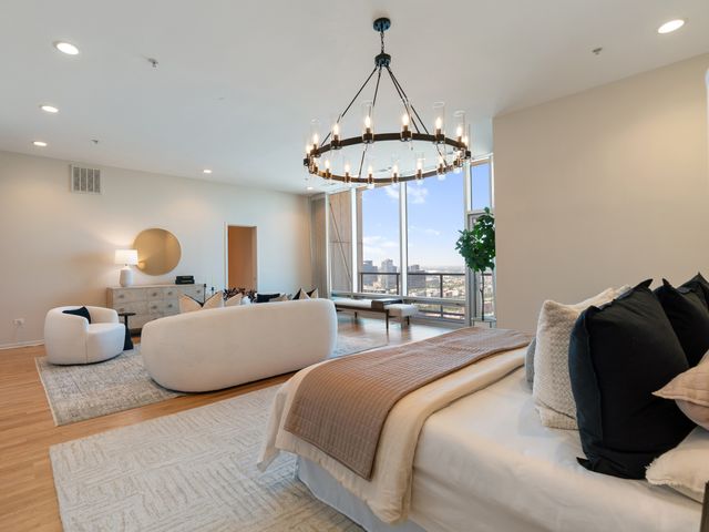 500 W Superior Street 2401, Chicago, IL 60654
