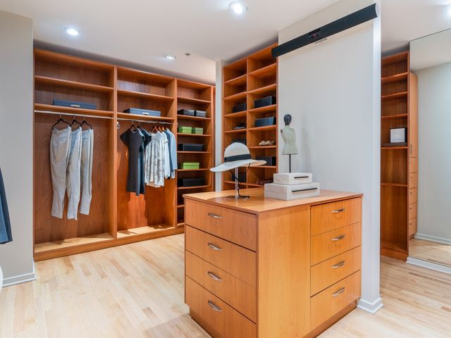 500 W Superior Street 2401, Chicago, IL 60654