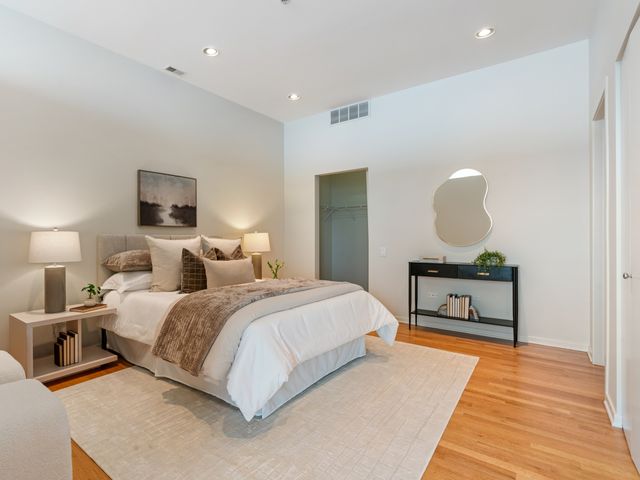 500 W Superior Street 2401, Chicago, IL 60654