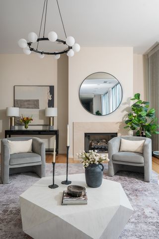 500 W Superior Street 2401, Chicago, IL 60654