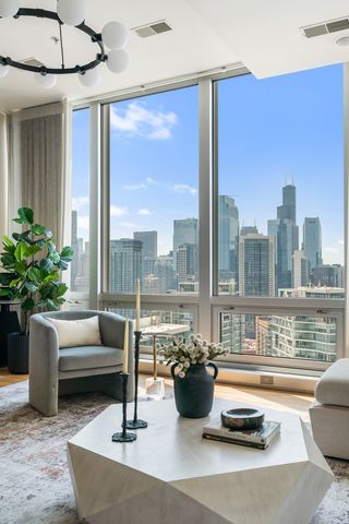 500 W Superior Street 2401, Chicago, IL 60654