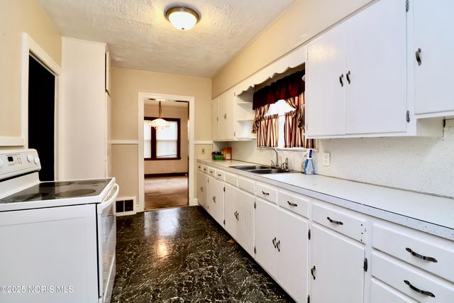 3334 Thelma Drive, Toledo, OH 43613