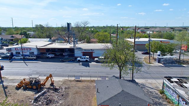 819 N Zarzamora St, San Antonio, TX 78207
