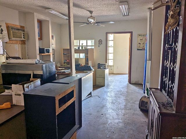 819 N Zarzamora St, San Antonio, TX 78207