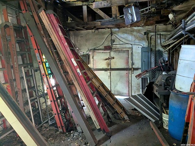 819 N Zarzamora St, San Antonio, TX 78207