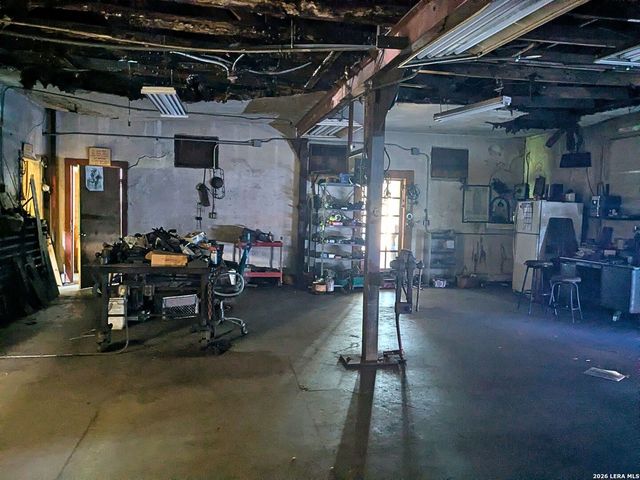 819 N Zarzamora St, San Antonio, TX 78207
