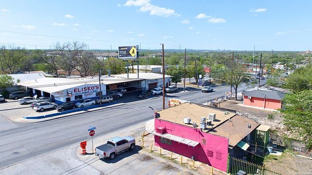819 N Zarzamora St, San Antonio, TX 78207