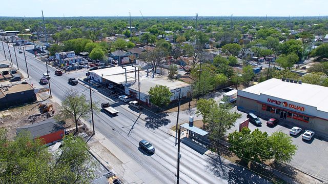 819 N Zarzamora St, San Antonio, TX 78207