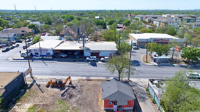 819 N Zarzamora St, San Antonio, TX 78207
