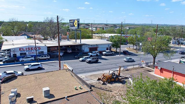819 N Zarzamora St, San Antonio, TX 78207