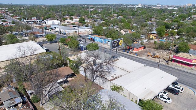 819 N Zarzamora St, San Antonio, TX 78207