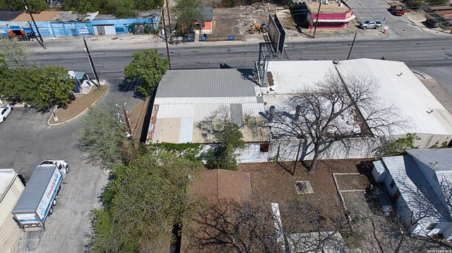 819 N Zarzamora St, San Antonio, TX 78207