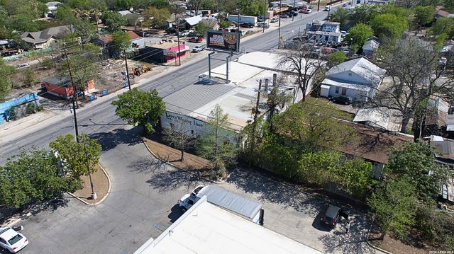 819 N Zarzamora St, San Antonio, TX 78207