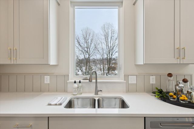 8197 Turning Stone, Kalamazoo, MI 49009