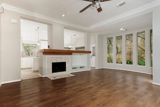 87 N Crossed Birch Place, The Woodlands, TX 77381