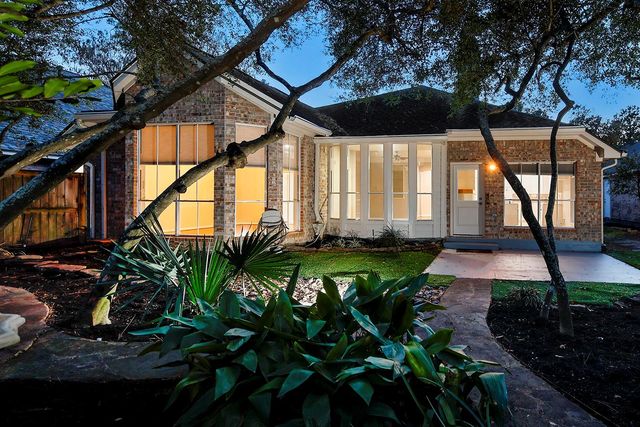 87 N Crossed Birch Place, The Woodlands, TX 77381