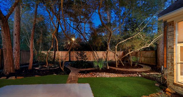 87 N Crossed Birch Place, The Woodlands, TX 77381