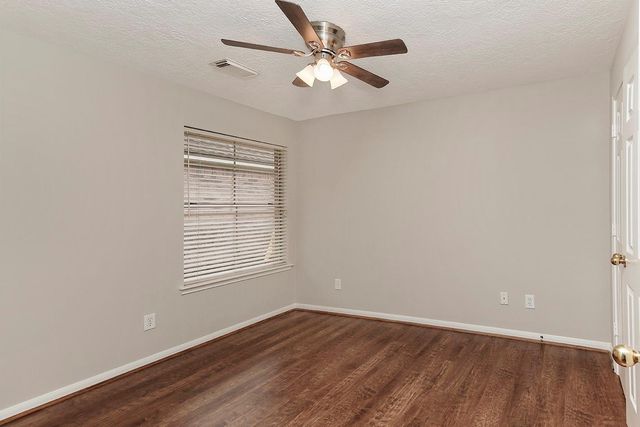 87 N Crossed Birch Place, The Woodlands, TX 77381