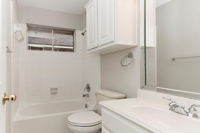 87 N Crossed Birch Place, The Woodlands, TX 77381