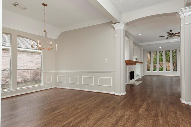 87 N Crossed Birch Place, The Woodlands, TX 77381