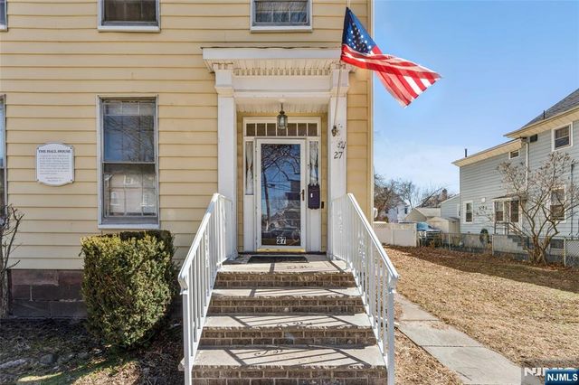 27 Oakland Avenue, Bloomfield, NJ 07003