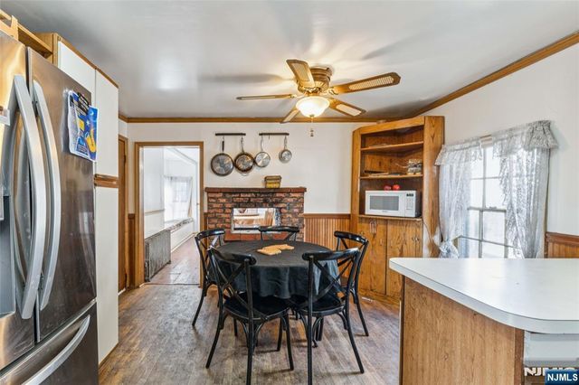 27 Oakland Avenue, Bloomfield, NJ 07003