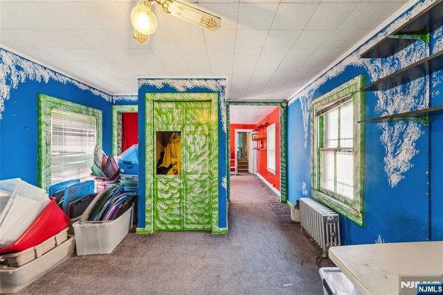 27 Oakland Avenue, Bloomfield, NJ 07003