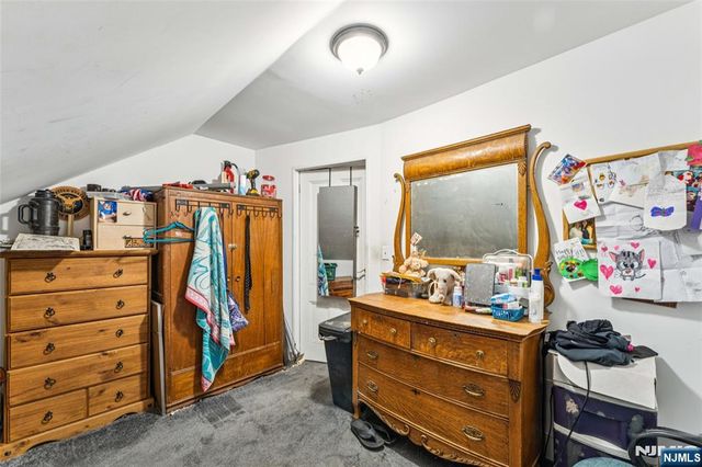 27 Oakland Avenue, Bloomfield, NJ 07003