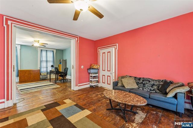 27 Oakland Avenue, Bloomfield, NJ 07003